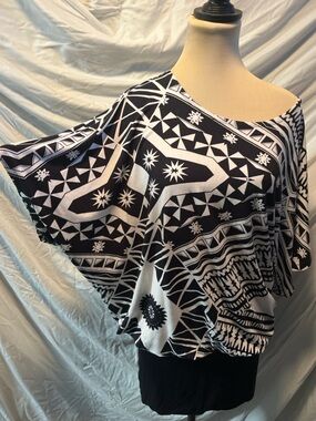 Missing Polynesia Batwing dress